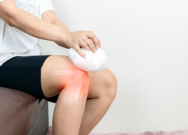 Đau khớp gối khi trời lạnh: Nguyên nhân và cách giảm đau