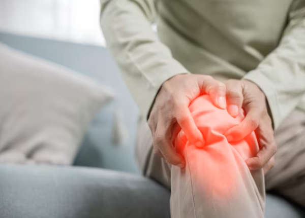 Sưng nóng đỏ đau khớp: Nguyên nhân và dấu hiệu